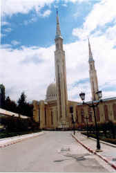 Arrive  la mosque Emir Abdelkader