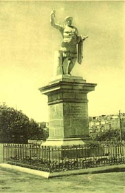 La statue a son premier emplacement